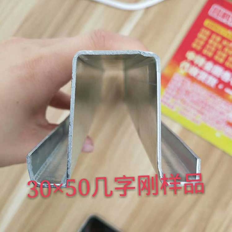 新型几字钢大棚骨架高清图片